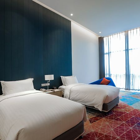 Holiday Inn Express Shanghai Songjiang Fangta By Ihg Exterior foto
